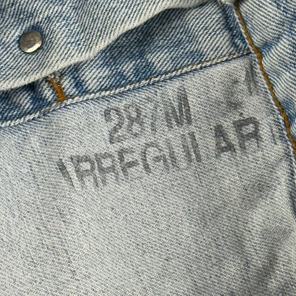 Levis has major